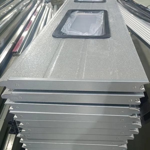 Kompozitne plošče za garažna vrata